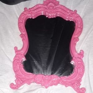 Little pink mirror